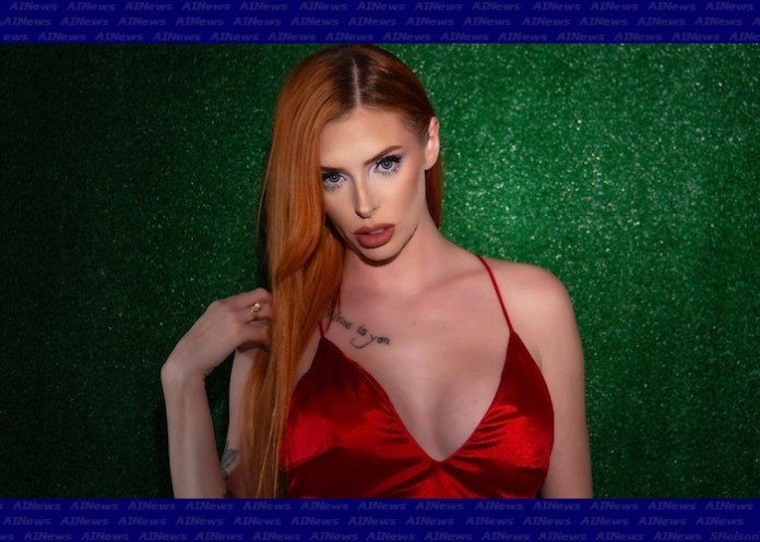 Jessica Aaren Provides Hands-On Therapy at PervMom