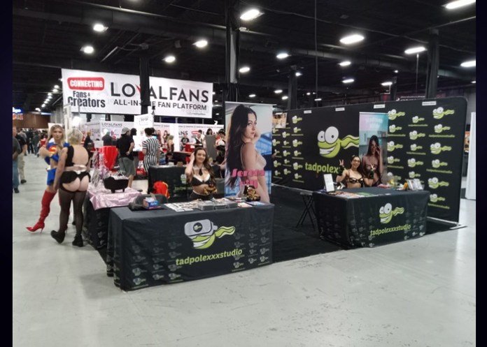 TadpoleXStudio Returns to Chicago Exxxotica with Huge Babe-Packed Booth